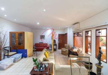 Excelente casa na vila ipojuca com 3 dormitórios ( sendo 3 suítes) e 3 vagas de garagem