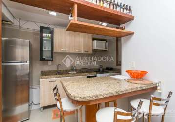 Apartamento com 2 quartos à venda na rua general lima e silva, 445, centro histórico, porto alegre, 61 m2 por r$ 360.000