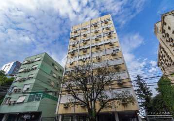 Apartamento com 3 quartos à venda na avenida independência, 1087, independência, porto alegre, 104 m2 por r$ 600.000