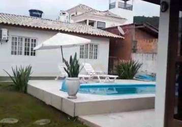 Casa a venda com piscina