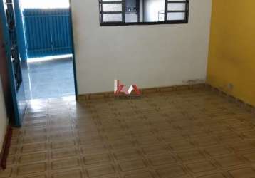 Vende-se casa 2 dormitórios com garagem coberta + edicula no jardim bela vista em taubaté/sp