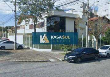 Excelente casa comercial para locação no bairro ahu.