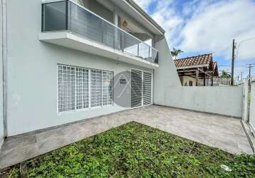 Lindo triplex localizado em ótima região de guaratuba, semi mobiliado a venda