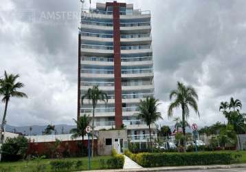 Apartamento em prédio frente ao mar, sol nascente e com vista ao mar