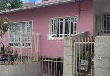 Casa com 3 quartos à venda na servidão papa joão paulo i, --, coqueiros, florianópolis por r$ 795.000