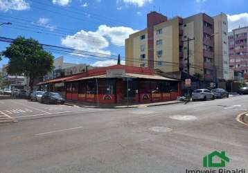 Esquina comercial, central, com 03 lojas