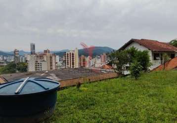 Casa em blumenau,  ponta aguda. terreno de 951 mts2. 4 quartos. vista maravilhosa