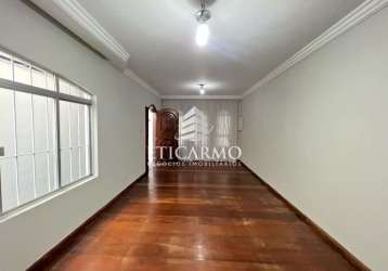 Casa com 4 quartos à venda na rua roberto de almeida, 147, jardim nossa senhora do carmo, são paulo por r$ 655.000