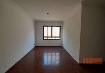 Apartamento com 58 metros e 3 dormitórios.