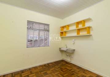 Sala comercial com 1 sala para alugar na rua coronel herculano de araújo, 40, novo mundo, curitiba, 12 m2 por r$ 600