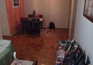 Apartamento 3 dormitórios , 91 m2 de área privativa, posição lateral, de fundos , sala ampla com muita luminosidade. cozinha com área de serviço, dependência  de empregada 3 banheiros no imóvel.&lt;br