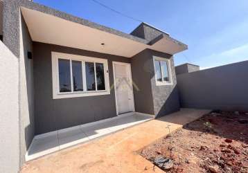 Casas de frente para a rua no paloma em colombo