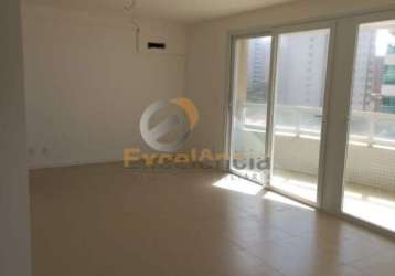 Apartamento com 1 quarto, 54m², armação!