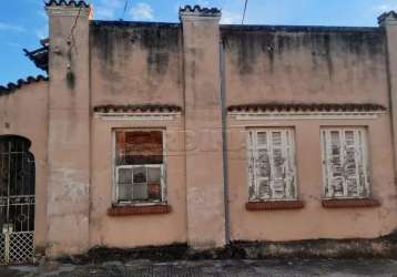 Casa padrão no centro