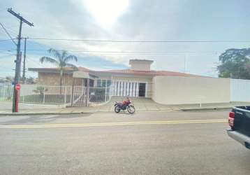 Casa de três dormitório sendo três suítes na vila elizabeth em são carlos.