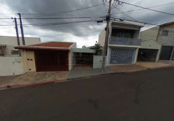 Casa em uma  excelente localização, uma residencia pronta para ser ocupada.