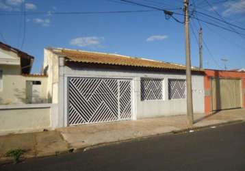 Casa com 3 dormitórios na vila prado próxima ao estádio luís augusto de oliveira em são carlos