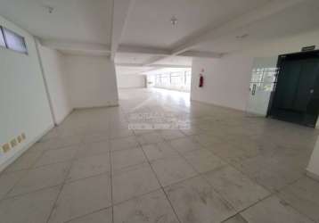 Prédio comercial no centro da guilhermina com 2.930 m², 35 vagas, só na imobiliária em praia grande.