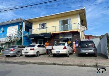 Casa no jardim eldorado com 3 quartos sendo 1 suíte, 2 banheiros e 4 vagas de garagem