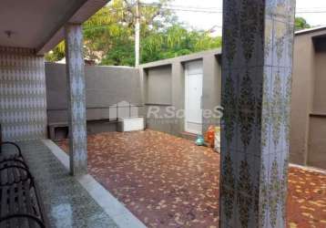 Casa com 3 quartos à venda na rua das dálias, vila valqueire, rio de janeiro, 210 m2 por r$ 910.000