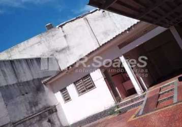 Casa com 2 quartos à venda na rua das rosas, vila valqueire, rio de janeiro, 150 m2 por r$ 800.000