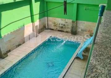 Casa em condomínio fechado com 2 quartos à venda na rua general miguel costa, guadalupe, rio de janeiro, 106 m2 por r$ 195.000