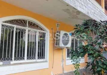 Casa em condomínio fechado com 4 quartos à venda na rua rui mafra, vila valqueire, rio de janeiro, 460 m2 por r$ 885.000