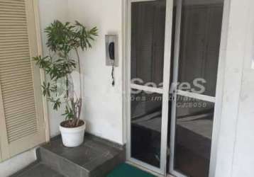 Apartamento com 2 quartos à venda na rua silvestre travassos, anil, rio de janeiro, 43 m2 por r$ 180.000