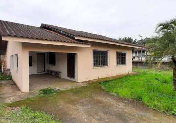 Vendo terreno esquina itinha edificado com uma casa de alvenaria