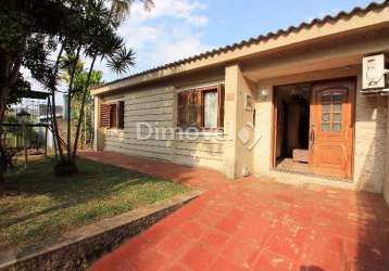 Casa com 4 quartos à venda na rua carlos ferreira, 270, teresópolis, porto alegre por r$ 500.000