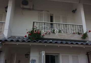 Casa com 2 quartos à venda na rua irmão jaime biazus, 43, guarujá, porto alegre por r$ 490.000