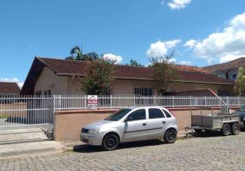 Casa no floresta com 3 quartos para locação, 153 m²