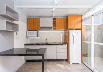 Apartamento com 1 dormitório para alugar, 24 m² por r$ 2.655,05/mês - centro - curitiba/pr