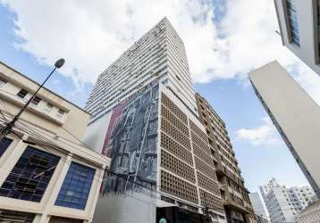 Sala com vista para o centro histórico da cidade, ideal para seu novo escritório