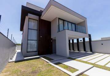 Maravilhosa casa alto padrão com piscina no neoville