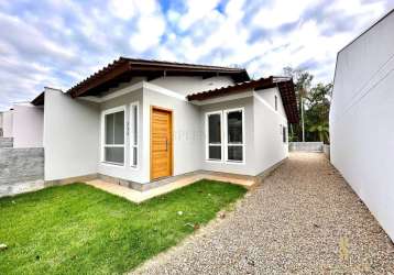 Casa à venda com 2 dormitórios no bairro ribeirão das pedras - indaial/sc