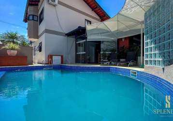 Casa à venda com 3 dormitórios (1 suíte) e piscina no bairro estados - indaial/s