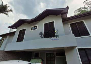 Belissima casa com piscina em excelente localização do condomínio serra dos cristais