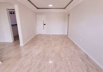 Apartamento todo reformado, piso no porcelanato, posição nascente, c/ sala, 03 quartos (02 suites) cozinha, despensa, área de serviço, armários, dep. de empregada e 02 vagas soltas.