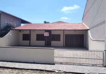 Casa com 3 quartos à venda no armação, penha  por r$ 950.000