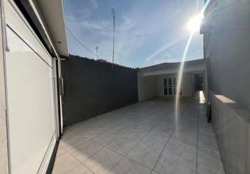 Casa térrea isolada para aluguel possui 127 metros quadrados com 3 quartos em caiçara - praia grande - sp