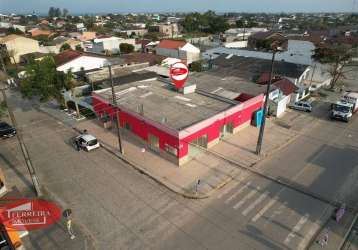 Loja comercial de esquina no coroados