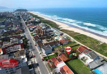 Terreno frente ao mar