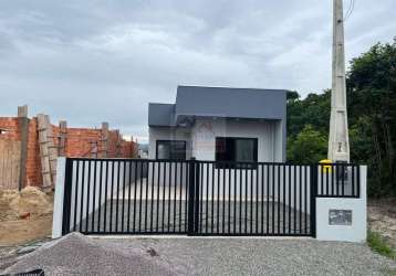 Casa 3 quartos sendo um uma suíte