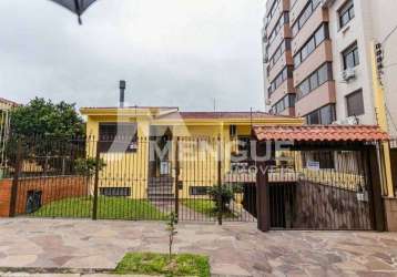 Casa com 3 quartos à venda na rua congo, 320, vila ipiranga, porto alegre por r$ 950.000