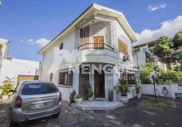 Casa com 3 quartos à venda na rua vera cruz, 391, vila ipiranga, porto alegre por r$ 1.190.000