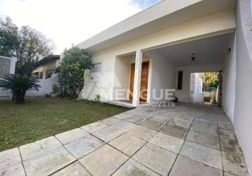 Casa com 3 quartos à venda na rua fernando strehlau, 196, jardim itu sabará, porto alegre por r$ 700.000