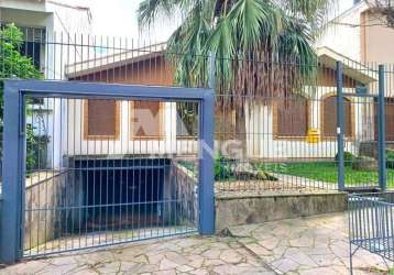 Casa com 4 quartos à venda na rua senegal, 240, vila ipiranga, porto alegre por r$ 799.000