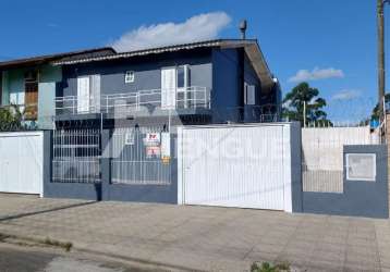 Casa com 4 quartos à venda na nilo ruschel, 555, alto petrópolis, porto alegre por r$ 898.000