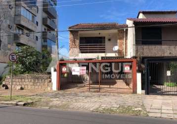 Casa com 3 quartos à venda na rua felipe de oliveira, 105, petrópolis, porto alegre por r$ 901.000